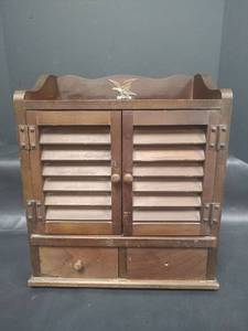 lot 373 image: Vintage 50s The Spice Chest Tube AM Radio, Audition Model 906, Works, 11.25 x 6.5 x 13
