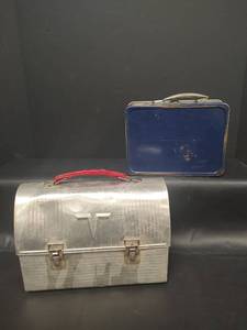 lot 375 image: Vintage Metal Lunch Boxes