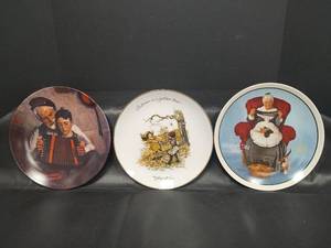 lot 392 image: Vintage Knowles 1980s Numbered Plates and Holly Hobbie Custom Edition Plate