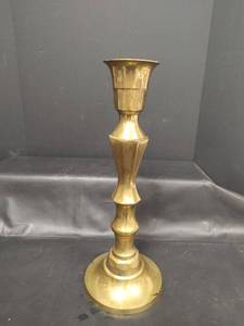 lot 400 image: Brass Candlestick Holder, 17.5 inches
