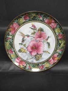 lot 410 image: The Imperial Hummingbird Limited Edition Decorative Plate, Numbered