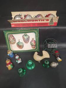 lot 430 image: Vintage Christmas Ornaments
