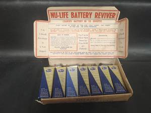 lot 433 image: Vintage Box of Nu-Life Battery Revivers