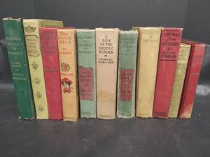 lot 436 image: Vintage Classic Literature Books