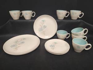 lot 437 image: Vintage Taylor Smith and Taylor Forever Yours Pattern China, 14 piece