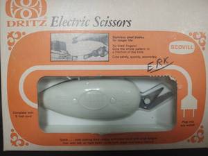 lot 454 image: Dritz Electric Scissors with Stainless Steel Blades, Works