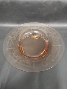 lot 459 image: Vintage Pink Depression Footed Glass Bowl, 10.5 inches