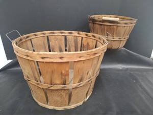 lot 480 image: Vintage Wooden Bushel Baskets