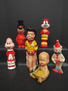 lot 486 image: Vintage Classic Character Toys