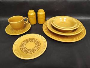 lot 504 image: Vintage Casualstone by Coventry, 9 Piece