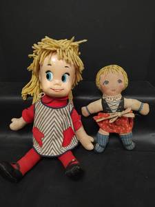 lot 512 image: VTG Mattel Sister Bella (speaker not working) and VTG Gretel Doll (Both need cleaned)