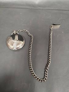 lot 520 image: Eagle Design Pocket Watch with Chain