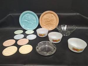 lot 556 image: Mixed Glassware and Pottery Lot