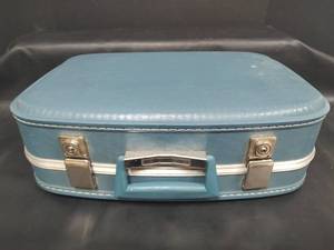 lot 560 image: Vintage Hard Shell Suitcase