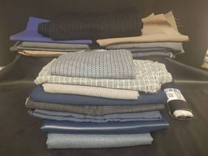 lot 572 image: Mixed Fabric Bundle