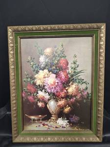 lot 586 image: Floral Print in Ornate Gold Frame, 23 x 29