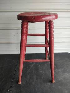 lot 609 image: Wooden Bar Stool