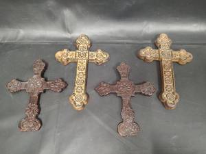 lot 622 image: Wrought Iron Crosses, 7 and 8.5 inches