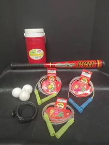 lot 652 image: Sports and Toy Bundle