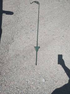 lot 664 image: Green Metal Shepherds Hook, 7 ft