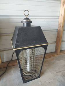 lot 677 image: Flowtron Electric Bug Zapper, Untested