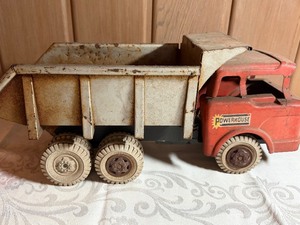 lot 39 image: Vintage Stucto Toys Pressed Steel Hydraulic Dump Truck