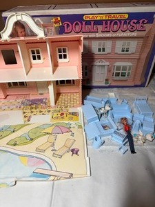 lot 71 image: Vintage Dollhouse w Furniture and a Bonus Decorator Set