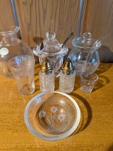 lot 75 image: Vintage Glass - Imperial Vase, Jam Jars, SP Set and More