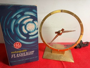 lot 103 image: Vintage Jefferson Golden Hour Electric Clock and a GE Rechargeable Flashlight in Box