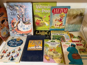 lot 127 image: Vintage to New Childrens Books