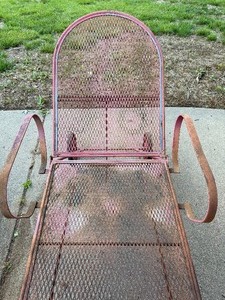 lot 402 image: Vintage Metal Chair, Wheels in Good Condition
