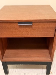 lot 184 image: MCM End Table, Approx 19 x 16 x 24