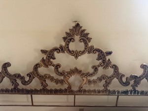lot 193 image: Vintage Metal King Size Headboard