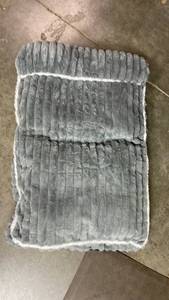 lot 9069 image: Grey Faux Fur Pet bed