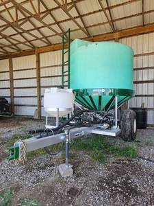 lot 10324 image: Midwest Bio-Systems WT-1775 Compost Turner Water Trailer