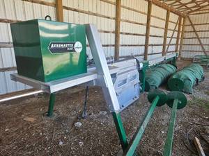 lot 10327 image: Aeromaster Compost Blanket Roller