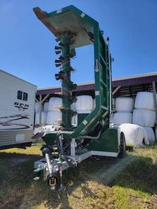 lot 10328 image: Aeromaster PT-130 Compost Turner