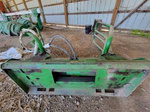 lot 10337 image: Bale Pinch Attachment for Skid Loader