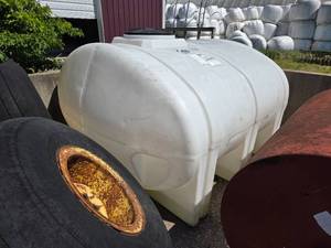 lot 10348 image: 500 Gallon Nurse Tank