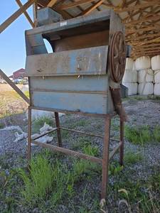 lot 18705 image: Industrial  Carter Grain Separator Machine