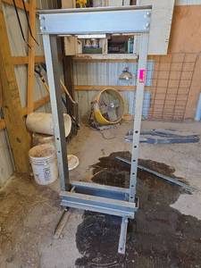 lot 18715 image: 20 Ton Hydraulic Shop Press