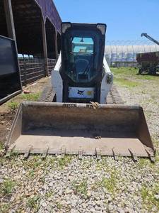 Bobcat T770 Compact Track Loader with Bucket Attachment