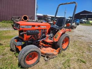 lot 10372 image: Kubota B4200 4WD Compact Utility Tractor with Mower Deck