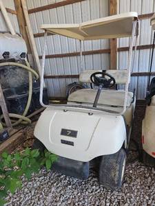 lot 10374 image: Yamaha Golf Cart with Canopy Top