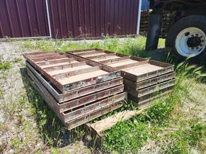 lot 18756 image: Concrete Wall Forms