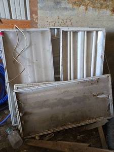 lot 18761 image: Commercial Fluorescent Light Fixtures with UL Listed Ballasts