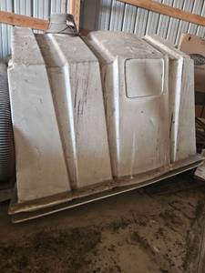 lot 18766 image: Polysafe Calf Nursery Hutch set of 2
