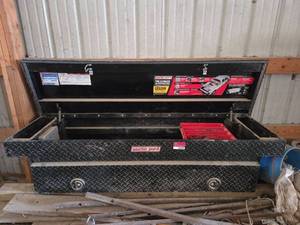 lot 18769 image: Weather Guard Full-Size Saddle Truck Toolbox with Sliding Tray
