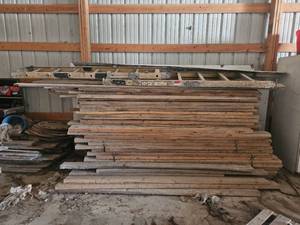 lot 18770 image: Reclaimed Wood Lumber Lot with Ladder