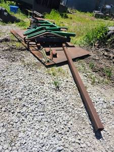 lot 18751 image: Bale Pinch Attachment Parts for Skid Loader